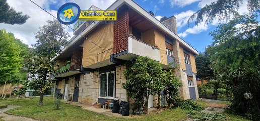 Foto Appartamento in Via Cona 172, Teramo di 87 m² con 3 locali in vendita