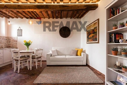 Foto Appartamento in Via Santa Gemma Galgani 8, Lucca di 65 m² con 3 locali