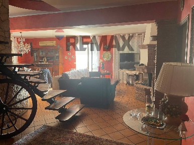 Foto Appartamento in Via della Seta 27, Giardini-Naxos Centro di 200 m²