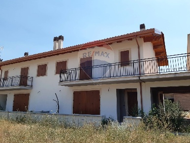 Foto Villa a schiera in via onna 48, L'Aquila Paganica - Tempera di 120 m²