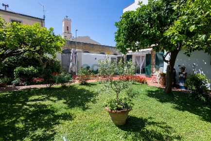Foto Casa indipendente in Via San Simone 46, Livorno Ardenza di 220 m²
