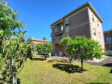 Foto Villa bifamiliare in Via C. Prampolini 45, Vignola Centro di 300 m²
