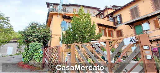 Foto Appartamento in Via Focicchia, Rocca di Papa Centro di 85 m²