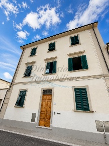 Foto Appartamento in Via Ugo Foscolo, Cecina Cecina Centro di 68 m²