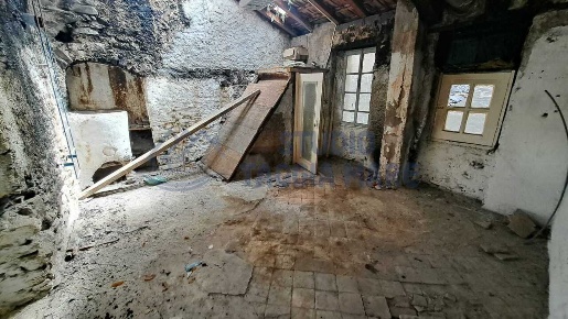 Foto Appartamento in Via Fontana, Badalucco Centro di 100 m² con 4 locali