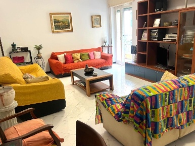 Foto Appartamento in Via Ruffini 10, Ventimiglia Centro Città di 100 m²