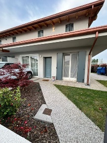 Foto Villa bifamiliare a Rovigo Borsea, Santa Rita di 162 m² con 6 locali