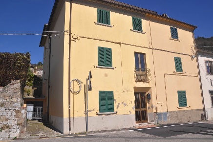 Foto Appartamento in Via della Repubblica, Castellina Marittima di 75 m²
