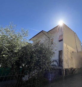 Foto Appartamento a Pistoia Collegigliato di 120 m² con 9 locali in vendita