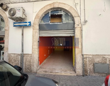 Foto Attività commerciale in via piave 24 / 28, Modugno di 125 m²