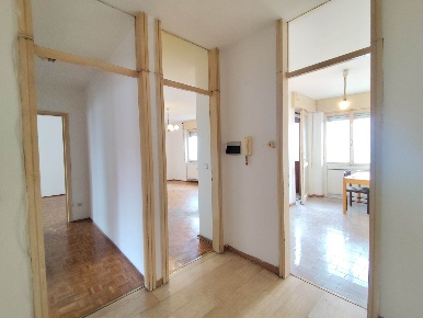 Foto Appartamento a Udine Viale Ungheria di 101 m² con 6 locali in vendita