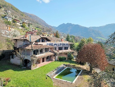 Foto Villa unifamiliare in Via Monte farno 3, Gandino Centro di 695 m²