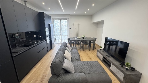 Foto Appartamento in VIA LUCCA 36, Milano Bisceglie di 118 m² con 5 locali