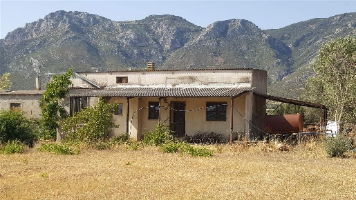 Foto Casa indipendente a Iglesias di 410 m² con 6 locali in vendita