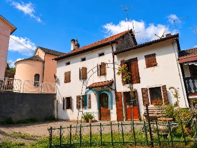 Foto Casa indipendente in Località Roncan 19, Ponte nelle Alpi Col Roncan