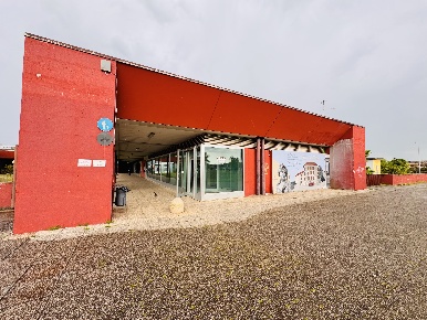 Foto Negozio in UDINE VIALE FORZE ARMATE, Udine Via Cividale di 305 m²