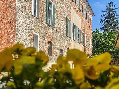 Foto Appartamento a Ivrea di 150 m² con 5 locali in affitto