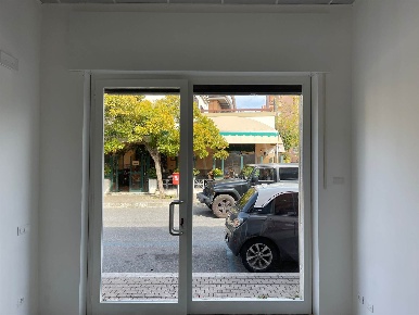 Foto Negozio in PIAZZA GIORDANO BRUNO  20, Grottaferrata Centro di 20 m²