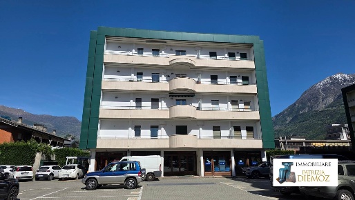 Foto Appartamento in Corso Lancieri, Aosta Centro di 103 m² con 5 locali