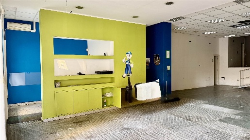 Foto Locale commerciale a Catania Cibali di 370 m² in affitto
