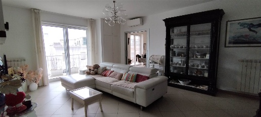 Foto Appartamento in via Saviano 53, Nola Centro di 95 m² con 4 locali