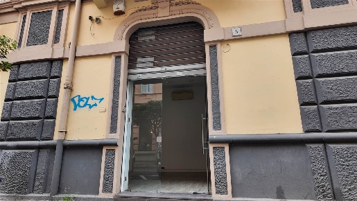 Foto Negozio in Via Generale Armando Diaz 5, Salerno Centro di 20 m²