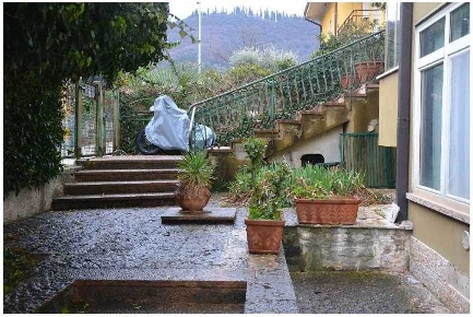 Foto Casa indipendente in Via Barbarani 3, Garda di 450 m² con 21 locali