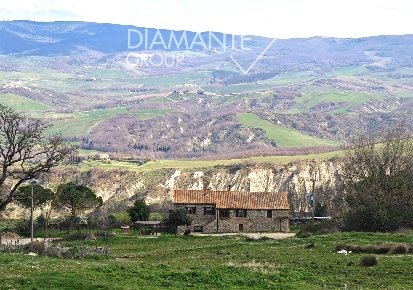 Foto Cessione attività a Radicofani Centro di 3530 m² con 5 locali