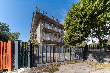 Foto Appartamento in STRADA PER SAN GIOVANNI GALERMO 159, Catania di 119 m²