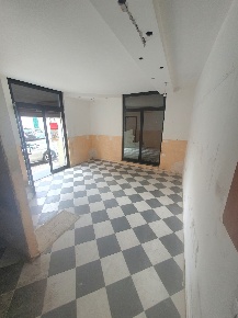 Foto Locale commerciale in via Battaglia, Reggio di Calabria Centro Storico