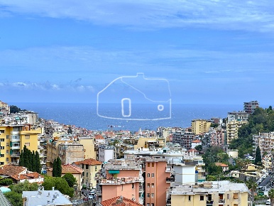 Foto Appartamento in Strada Borgo Tinasso 81, Sanremo Borgo di 88 m²