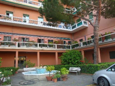 Foto Appartamento in Via all'Asilo Davide e Delfina Garbarino 2, Genova