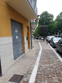 Foto Locale commerciale a Orsogna di 36 m² con 1 locali in affitto