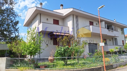 Foto Villa bifamiliare in Via Cesenatico 2955, Cesena di 185 m² in vendita