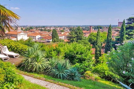 Foto Villa unifamiliare in via XXIV Maggio, Marostica di 639 m² in vendita