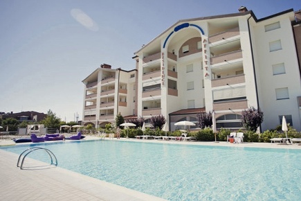 Foto Residence a Comacchio Lido degli Estensi di 3450 m² con 99 locali