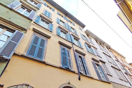 Foto Attico in via S. Alessandro, Bergamo Centro di 300 m² con 7 locali