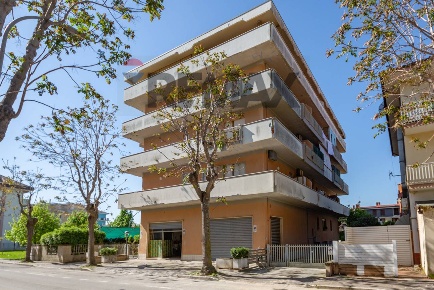 Foto Attico a Francavilla al Mare Centro di 140 m² con 7 locali in vendita