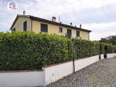 Foto Appartamento in via Giuseppe Parini 10, Cecina di 44 m² con 2 locali