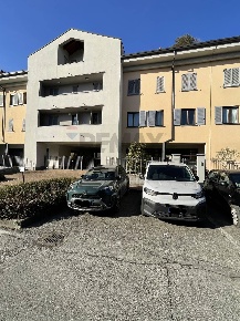 Foto Locale commerciale a Merate Centro di 173 m² con 2 locali in affitto