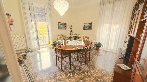 Foto Appartamento a Ancona Adriatico di 160 m² con 7 locali in vendita