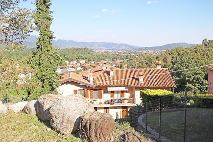 Foto Terreno residenziale a Palazzago Centro di 530 m² in vendita