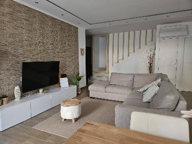 Foto Duplex in Viale Aldo Ballarin, Roma Tintoretto di 150 m² con 4 locali