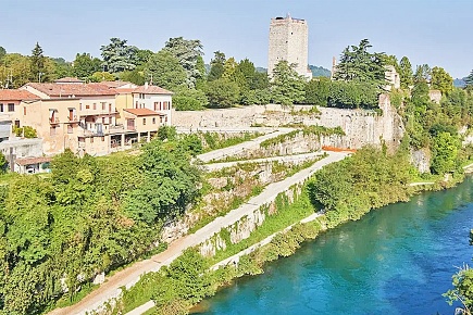 Foto Terreno residenziale a Capriate San Gervasio Centro di 2000 m²