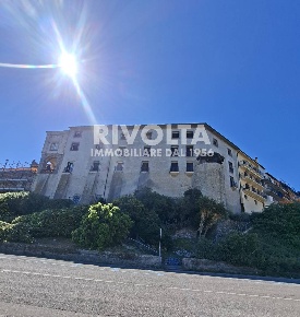 Foto Locale commerciale in Via dei Cannoni, Monte Argentario di 370 m²