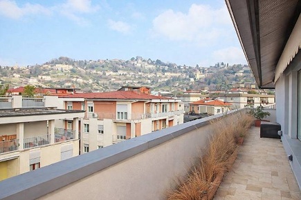 Foto Attico in via panseri, Bergamo San Paolo di 218 m² con 4 locali
