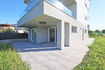 Foto Appartamento in via alle cave, Torre Boldone Centro di 191 m²