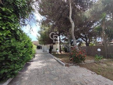 Foto Villa unifamiliare in Via Idra di Cana 285, Brindisi di 65 m²