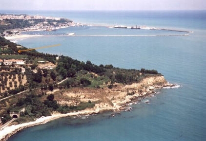 Foto Terreno residenziale a Ortona di 10500 m² in vendita