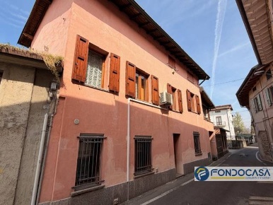 Foto Appartamento a Palazzolo sull'Oglio di 150 m² con 6 locali in vendita